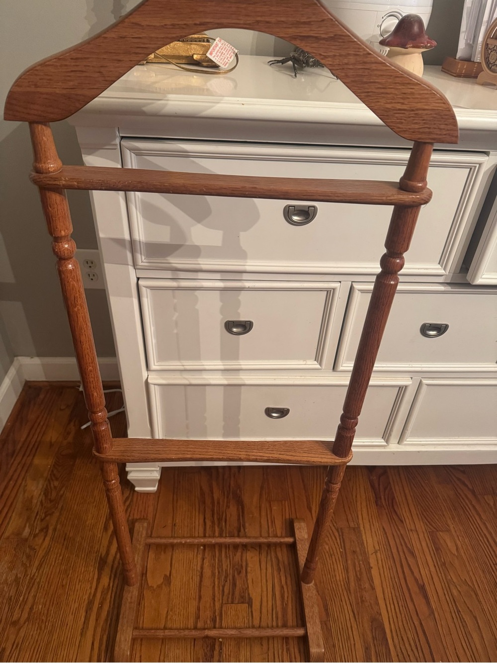 VTG Ethan Allen Wooden Valet Stand in Warm Brown - Picture 2 of 8